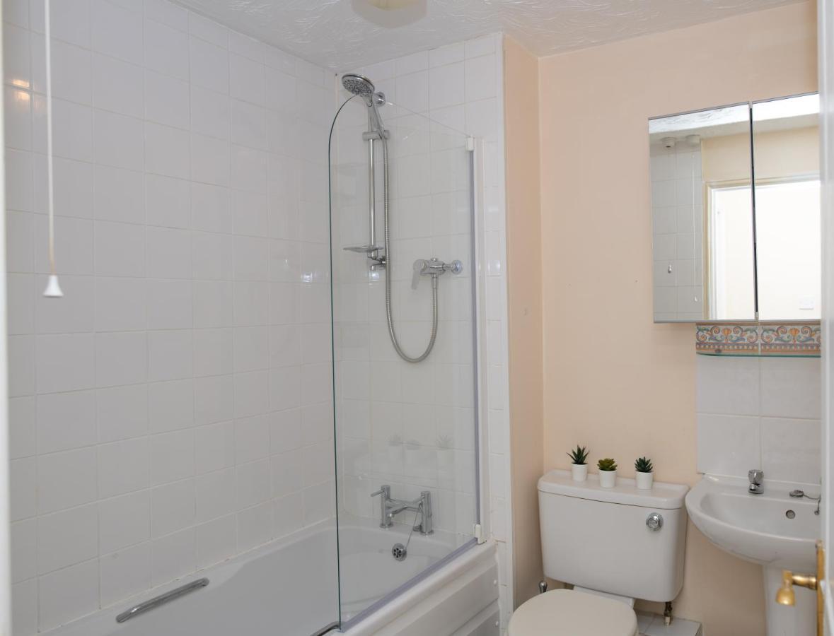 Delightful 2 Bed Apartment For Bicester Outlet Shopping By Platinum Key Properties Екстер'єр фото