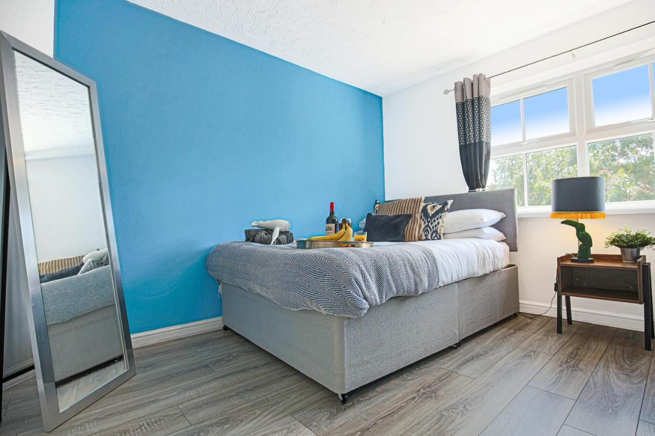 Delightful 2 Bed Apartment For Bicester Outlet Shopping By Platinum Key Properties Екстер'єр фото