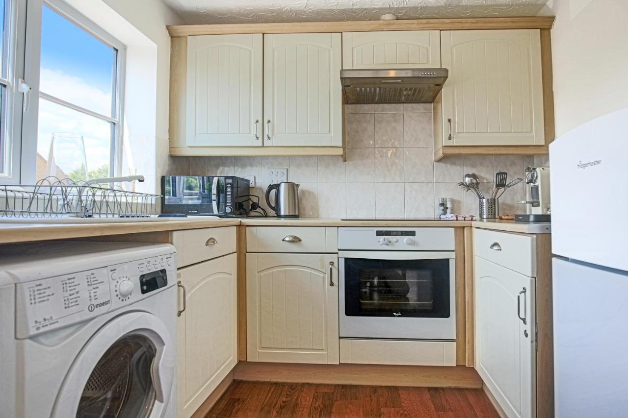 Delightful 2 Bed Apartment For Bicester Outlet Shopping By Platinum Key Properties Екстер'єр фото